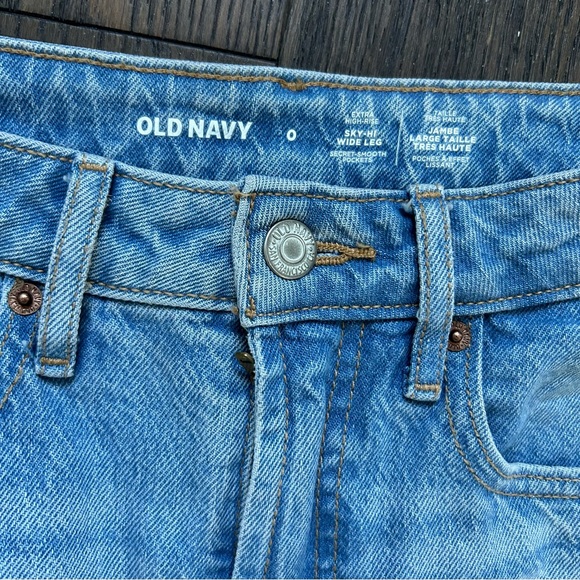 Old Navy wide leg crop jeans - Picture 3 of 3